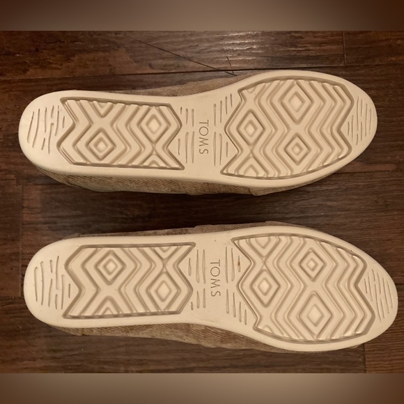 TOMS Women's Corduroy Tan Loafers - Picture 4 of 6
